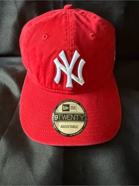 New Era 9TWENTY Red New York Yankees Adjustable Cap